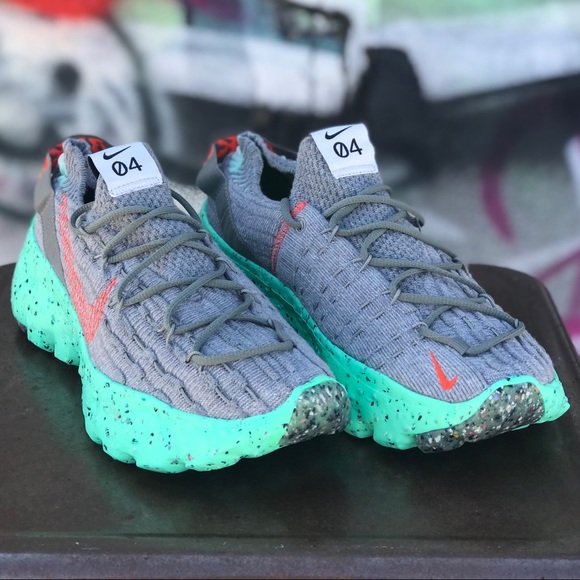 Nike Space Hippie 04 Flyknit Lifestyle Sneakers - Picture 3 of 11